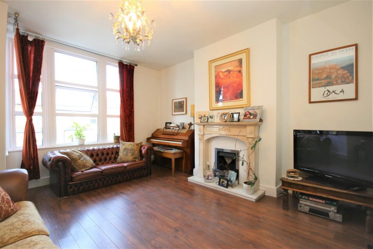 View Full Details for Whittington Rd, London