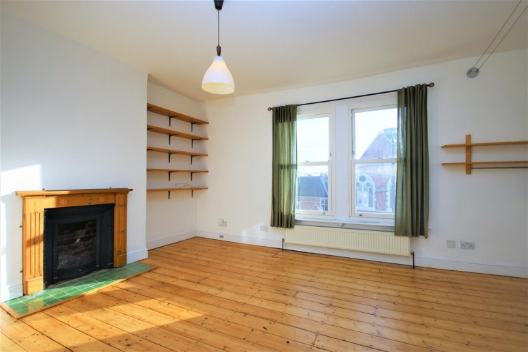 View Full Details for Stapleton Hall Road, N4 3QF