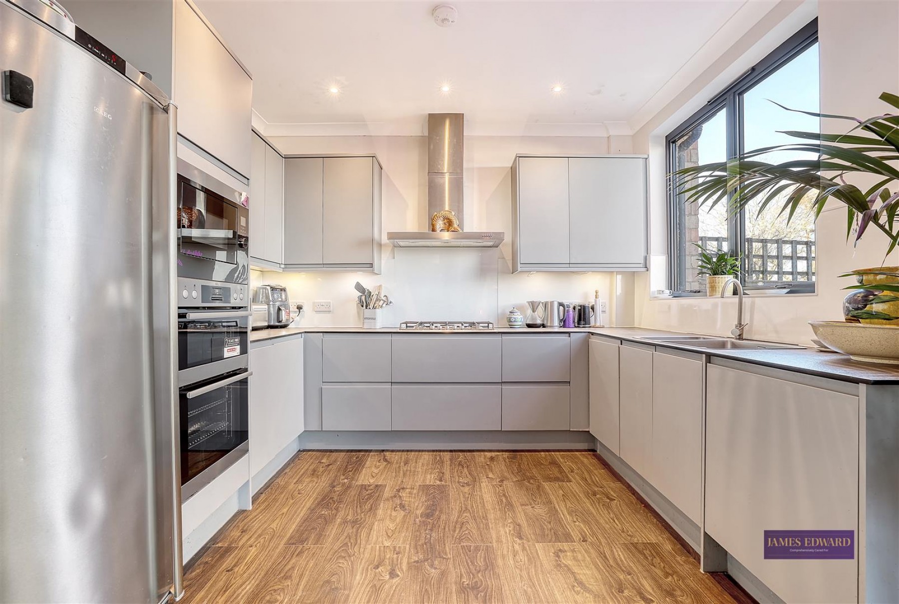Images for Alexandra Park Road, N22 7BJ