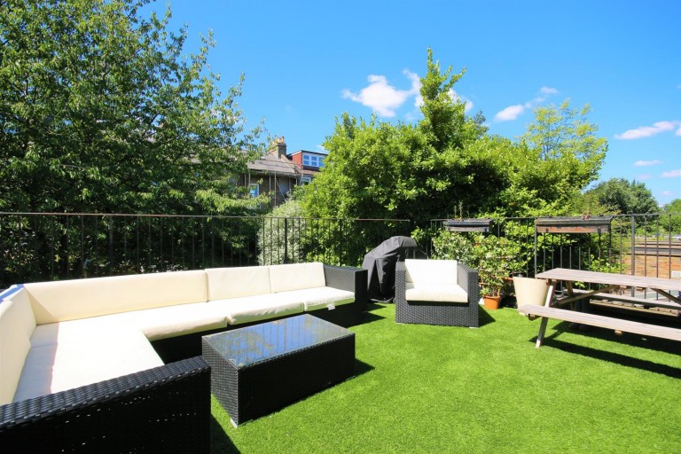 View Full Details for Finsbury Park Road, N4 2JX