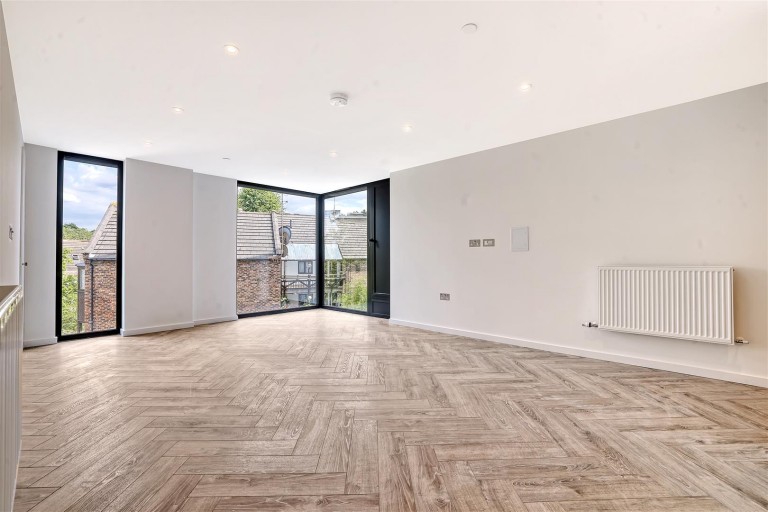 View Full Details for Avenue Road, N6 5DS