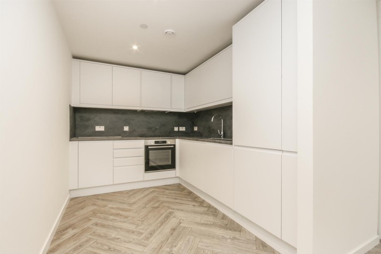 View Full Details for Avenue Road, N6 5DS