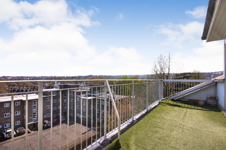 View Full Details for Muswell Hill,, N10 3TE