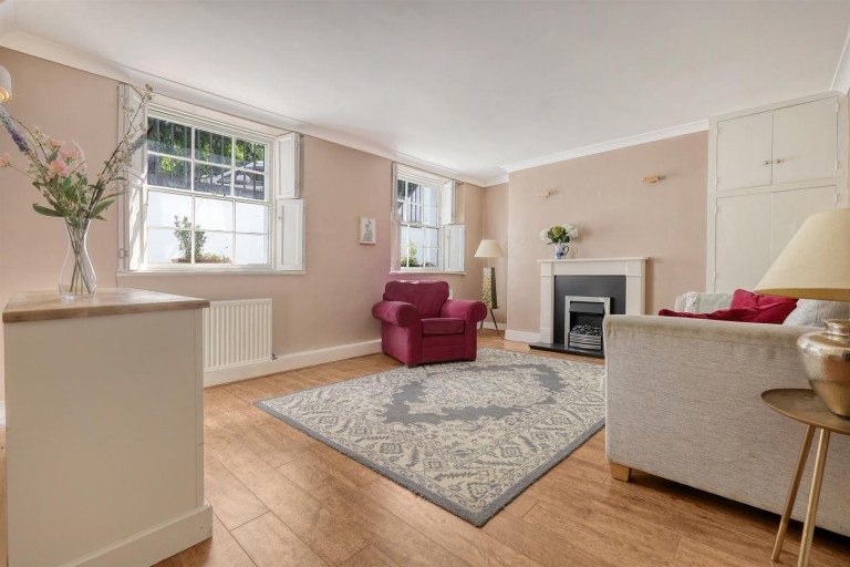 Highbury Park, N5 1TH