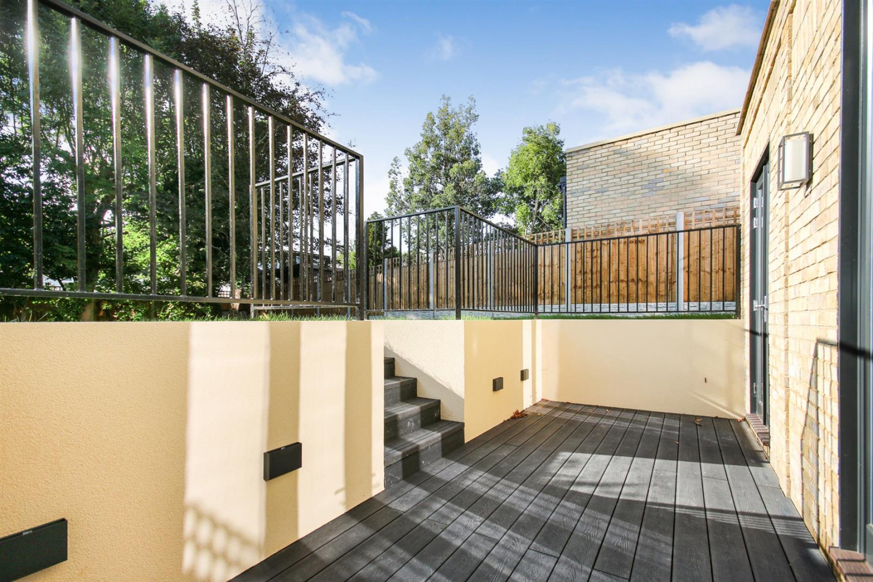 Images for Donovan Avenue, N10 2JX