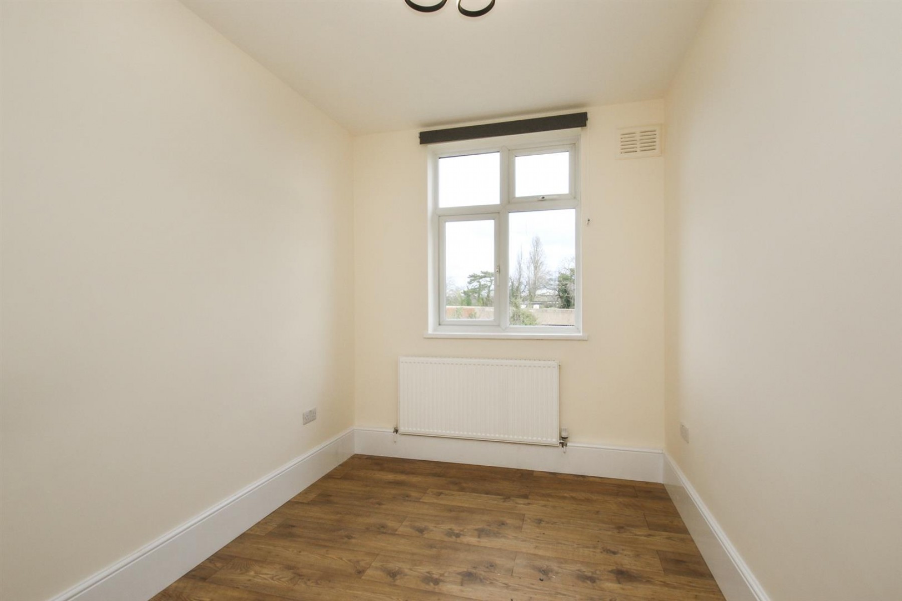 Images for Oakleigh Road North, N20 0RX