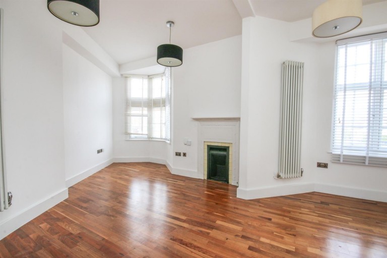 View Full Details for Golders Green Crescent, NW11 8LG