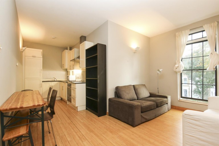 Hanley Road, N4 3DU