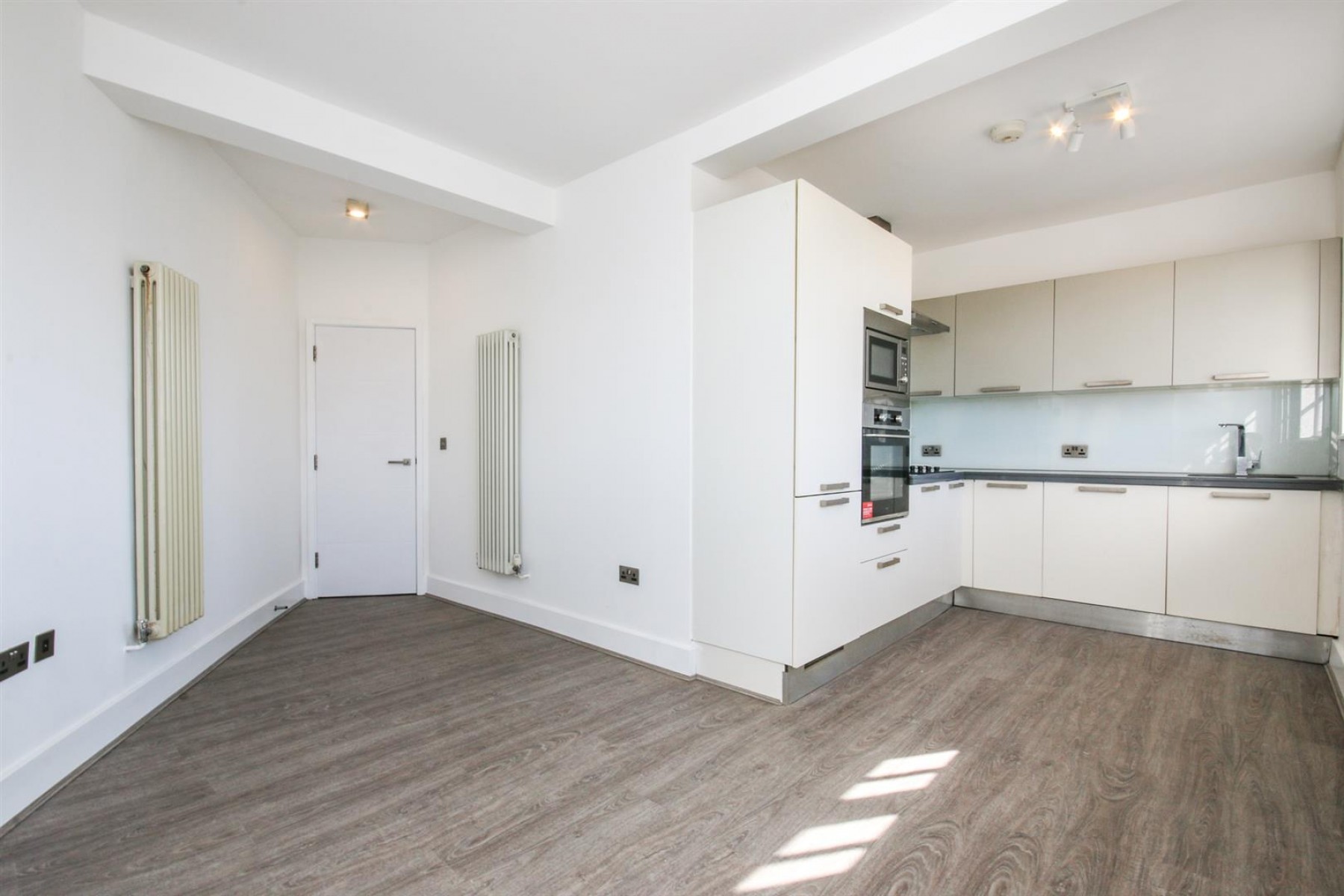 Images for Golders Green Crescent, NW11 8LG