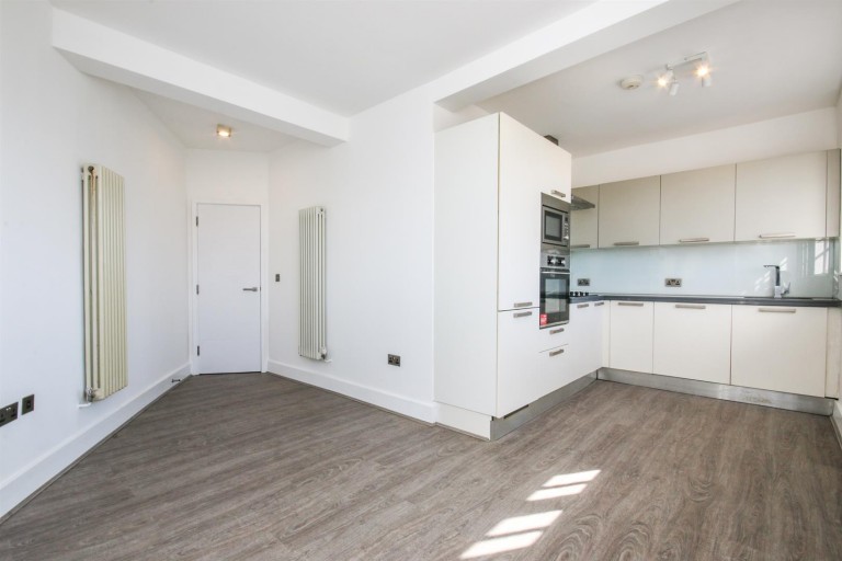 View Full Details for Golders Green Crescent, NW11 8LG